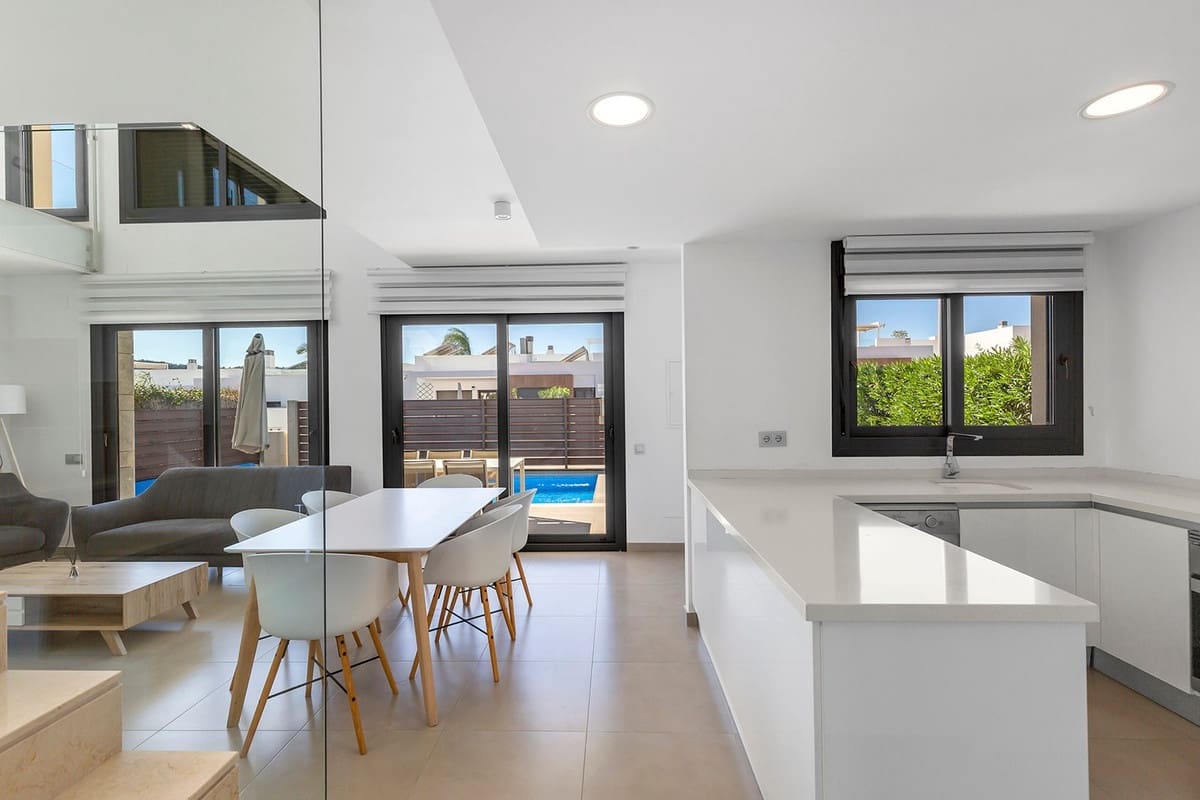 3 sovrum Villa till salu i Orihuela med pool - 379 000 € (Ref: 9626017)