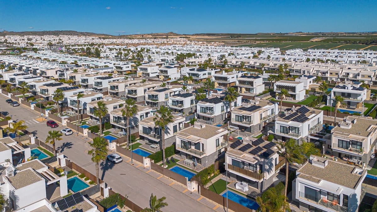 3 sovrum Villa till salu i Orihuela med pool - 379 000 € (Ref: 9626017)