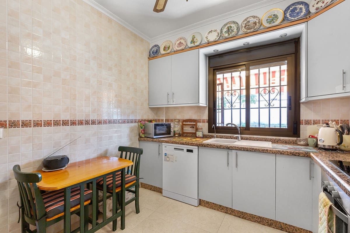 3 slaapkamer Villa te koop in Bigastro met garage - € 249.900 (Ref: 9626018)