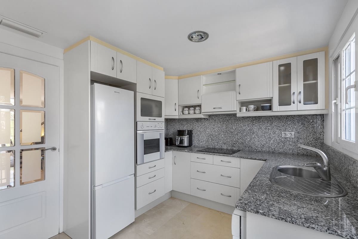 2 makuuhuone Huvila myytävänä paikassa Guardamar del Segura mukana uima-altaan - 250 000 € (Ref: 9626019)