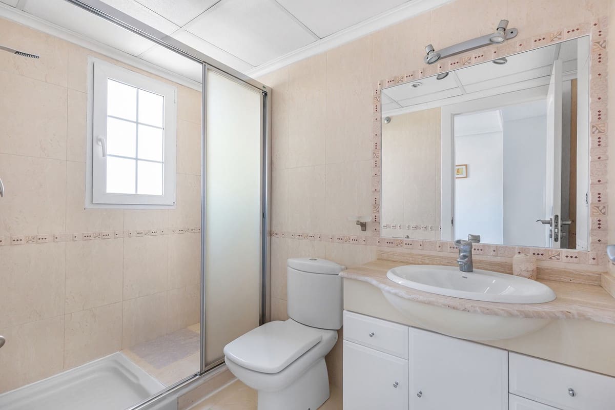 2 makuuhuone Huvila myytävänä paikassa Guardamar del Segura mukana uima-altaan - 250 000 € (Ref: 9626019)