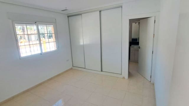 3 soverom Finca/Herregård til salgs i Catral med svømmebasseng garasje - € 430 000 (Ref: 9626027)