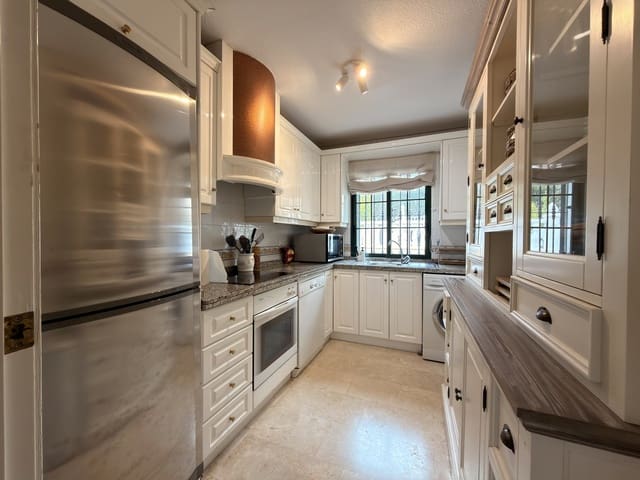 3 slaapkamer Villa te koop in Lomas de Cabo Roig - Los Dolses, Orihuela met zwembad garage - € 424.000 (Ref: 9626032)