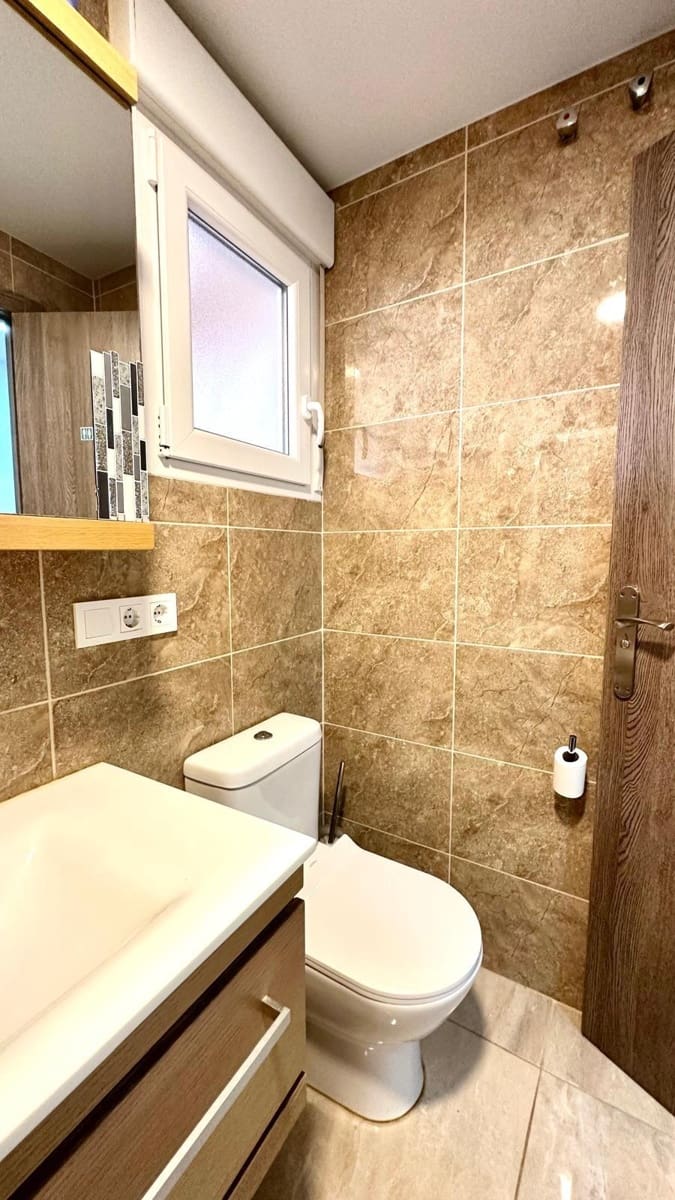 4 makuuhuone Huoneisto myytävänä paikassa Torrevieja - 249 900 € (Ref: 9639669)