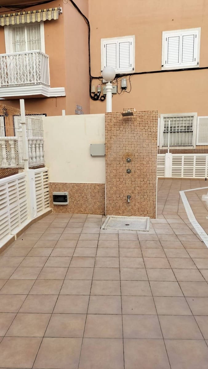 2 chambre Penthouse à vendre à Torrevieja avec piscine - 170 000 € (Ref: 9639696)