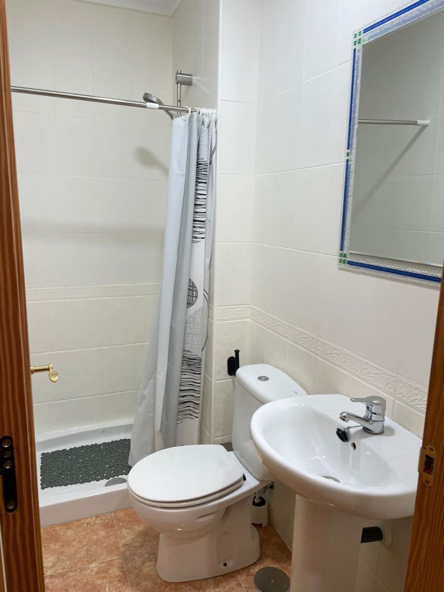 4 bedroom Apartment for sale in Albatera - € 137,000 (Ref: 9639714)