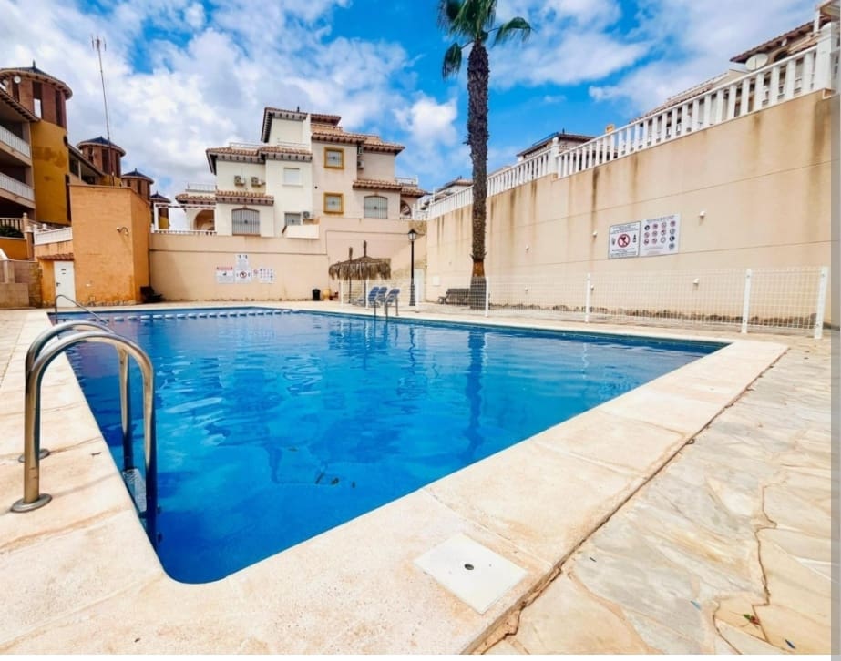 2 Zimmer Apartment zu verkaufen in Orihuela mit Pool - 135.000 € (Ref: 9639725)