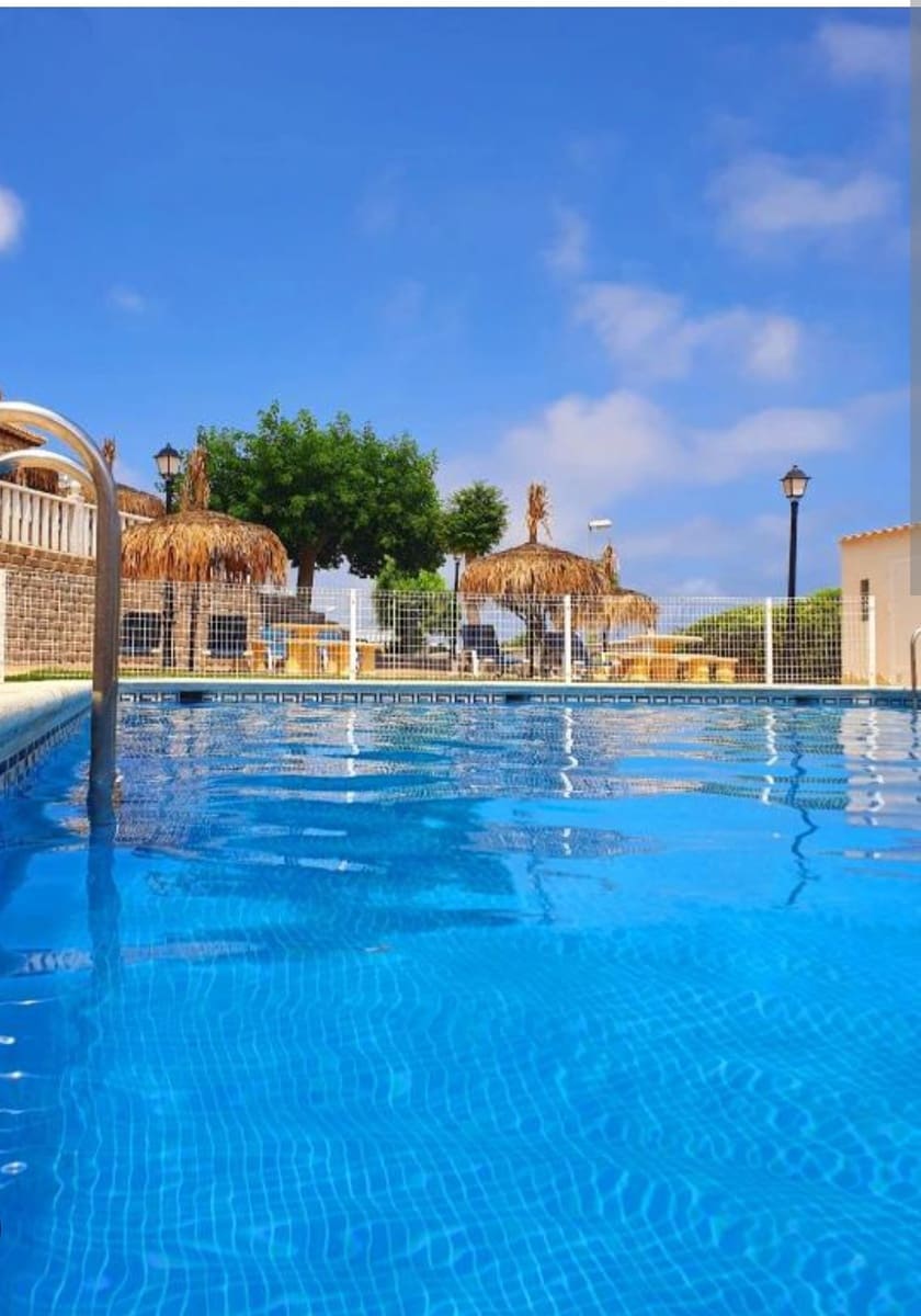 2 Zimmer Apartment zu verkaufen in Orihuela mit Pool - 135.000 € (Ref: 9639725)
