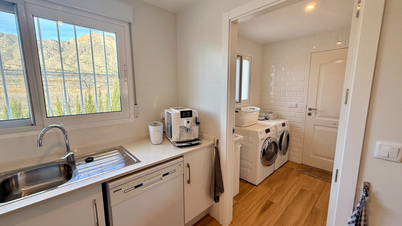 3 makuuhuone Huvila myytävänä paikassa Macisvenda mukana uima-altaan 
autotalli - 374 950 € (Ref: 9639727)