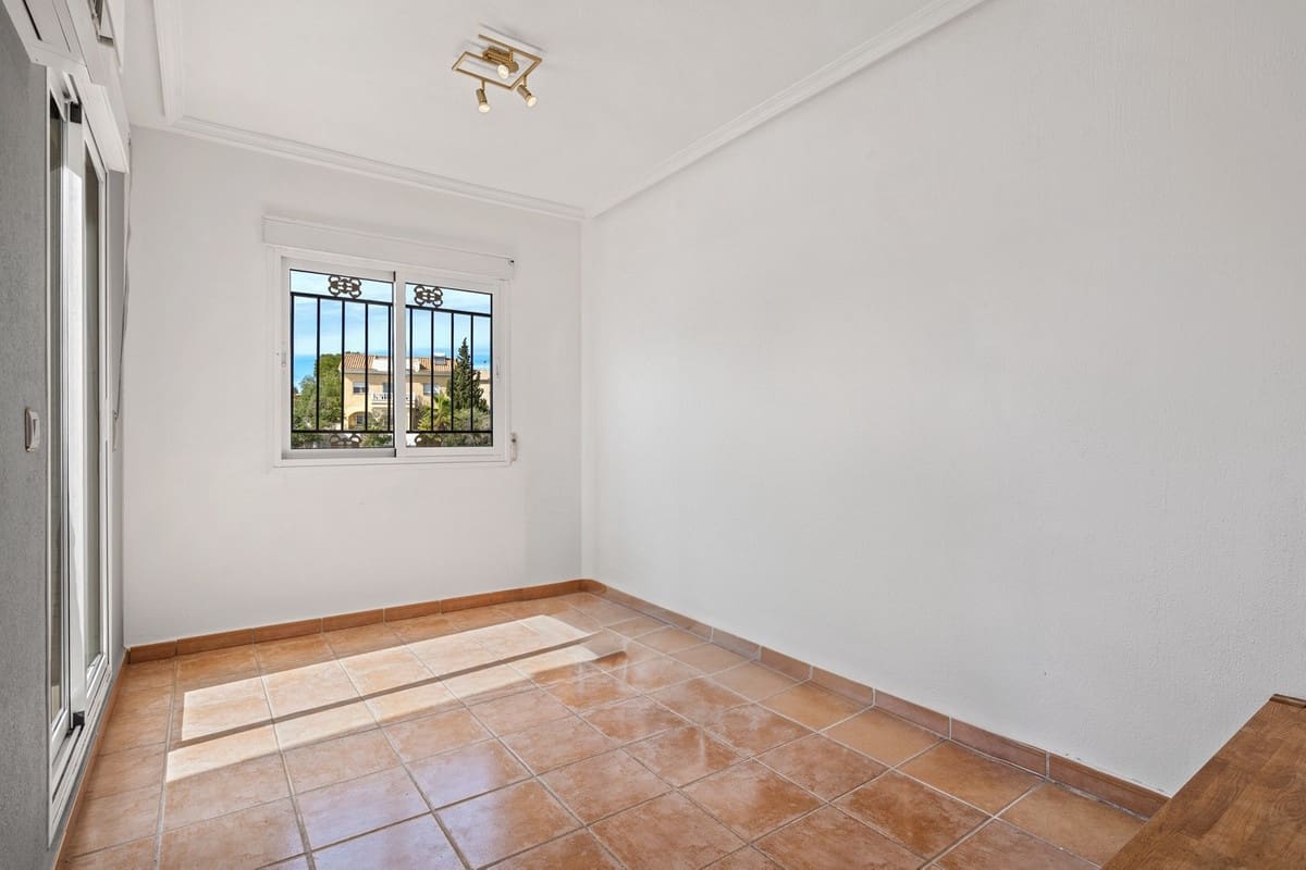 3 bedroom Villa for sale in Orihuela with pool - € 369,000 (Ref: 9639734)