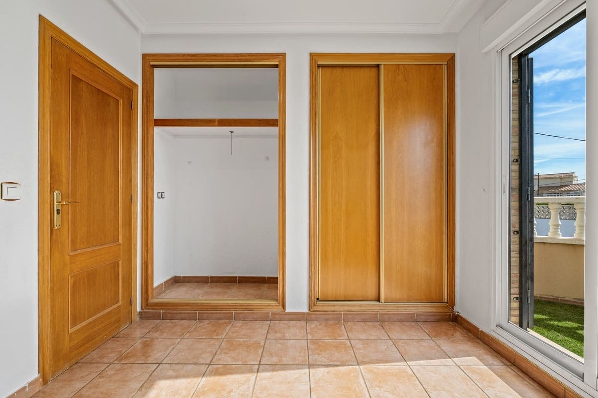 3 bedroom Villa for sale in Orihuela with pool - € 369,000 (Ref: 9639734)