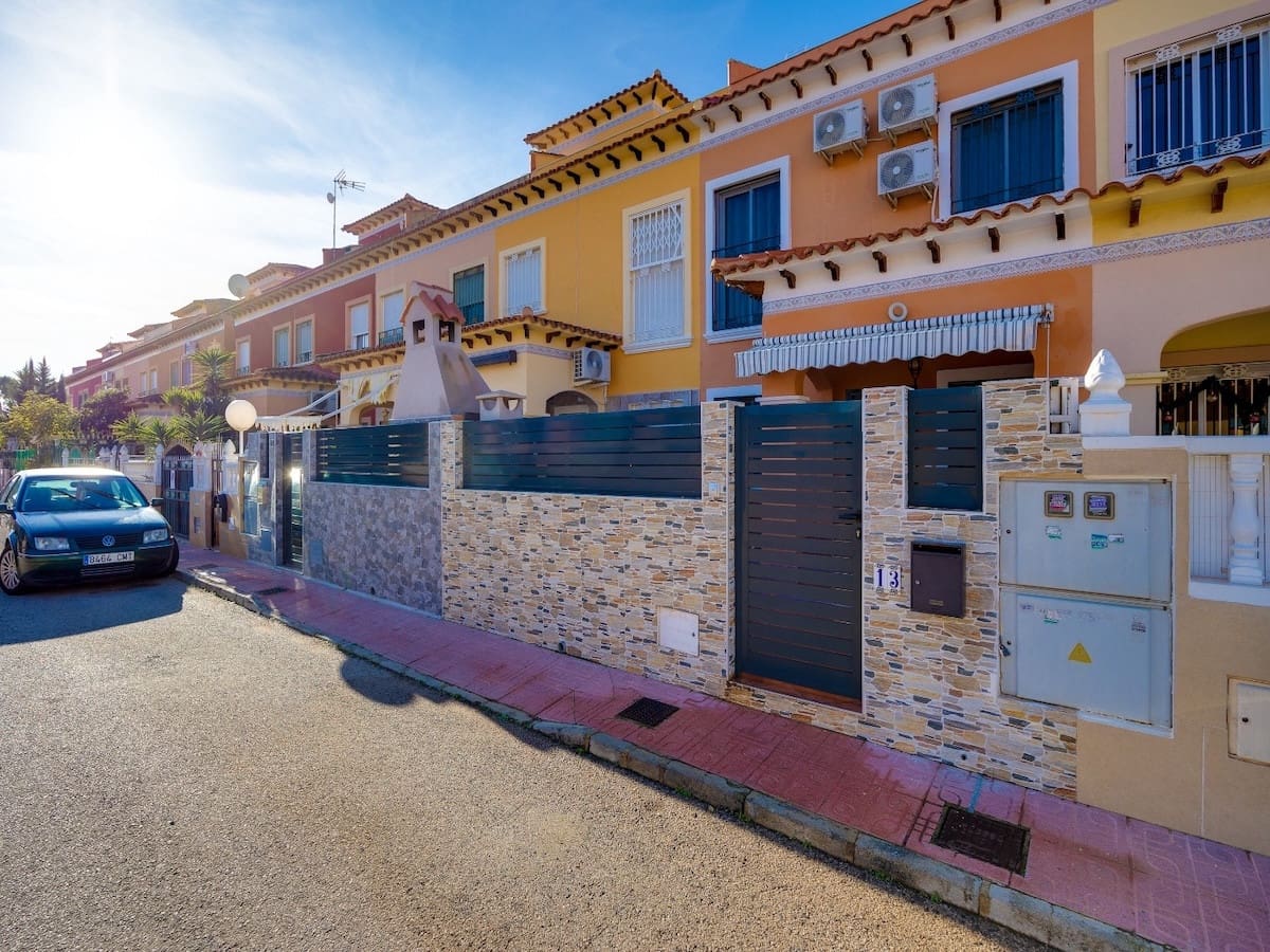 2 slaapkamer Huis te koop in Torrevieja - € 160.000 (Ref: 9639736)