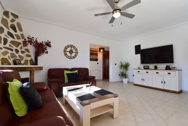 Chalet de 4 habitaciones en Lomas de Cabo Roig - Los Dolses, Orihuela en venta con piscina garaje - 435.000 € (Ref: 9639741)