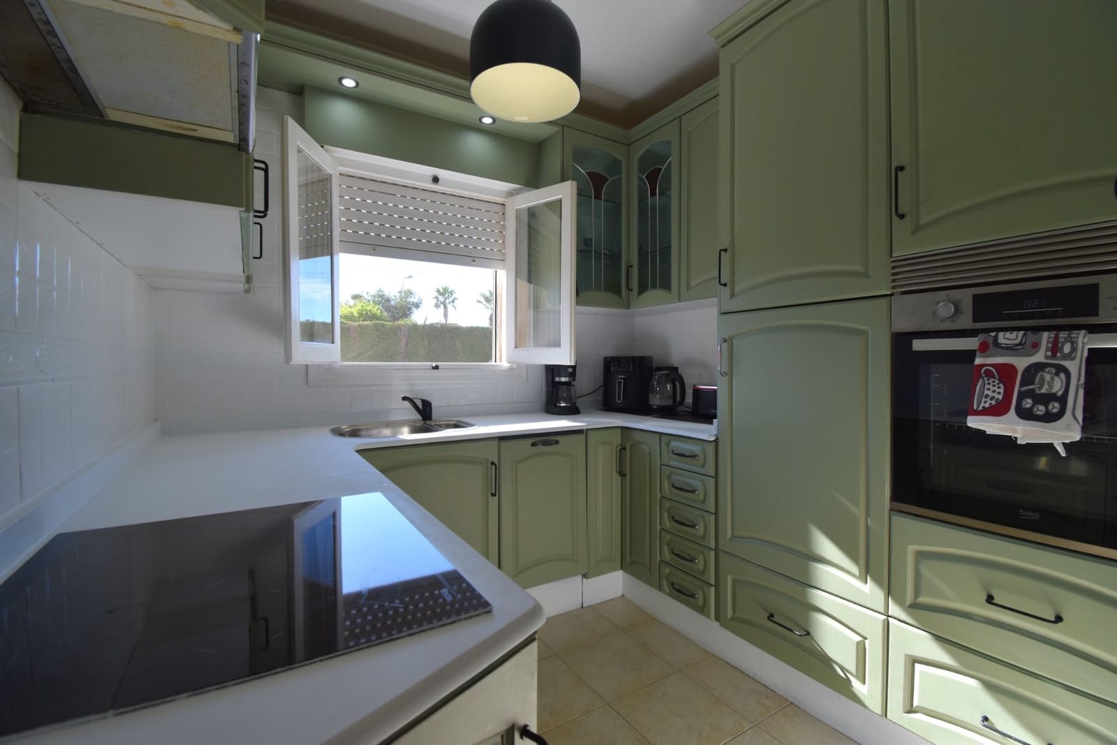 Chalet de 4 habitaciones en Orihuela Costa en venta con piscina garaje - 435.000 € (Ref: 9639741)