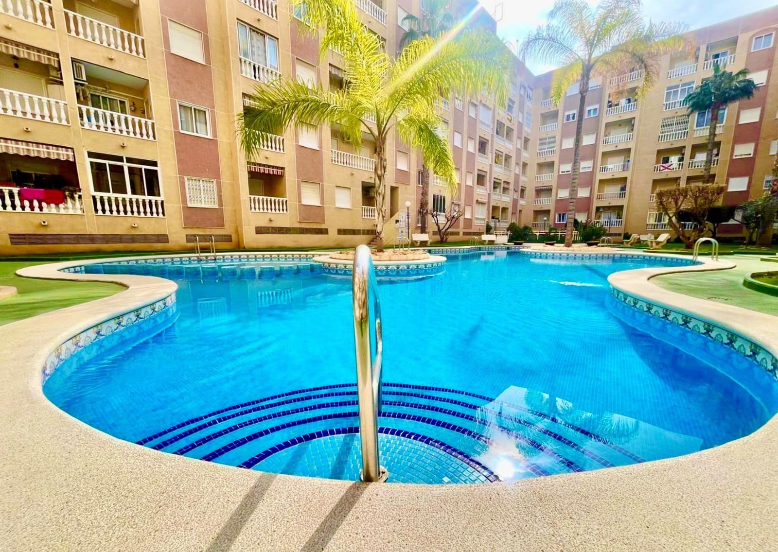 2 sypialnia Apartament na sprzedaż w Torrevieja z basenem - 119 900 € (Ref: 9639746)