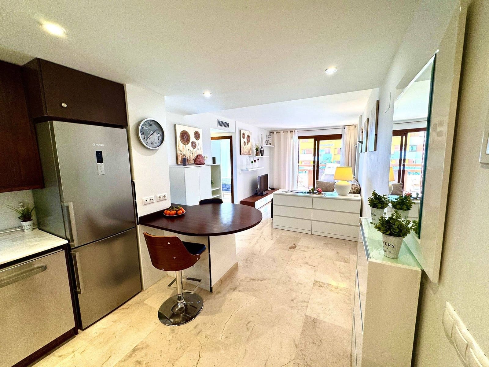 Apartamento de 2 habitaciones en Torrevieja en venta con piscina garaje - 253.500 € (Ref: 9645565)