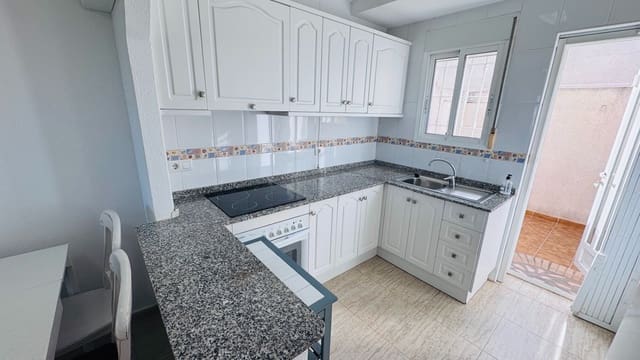 3 soveværelse Byhus til salg i Daya Nueva med swimmingpool - € 159.950 (Ref: 9662145)