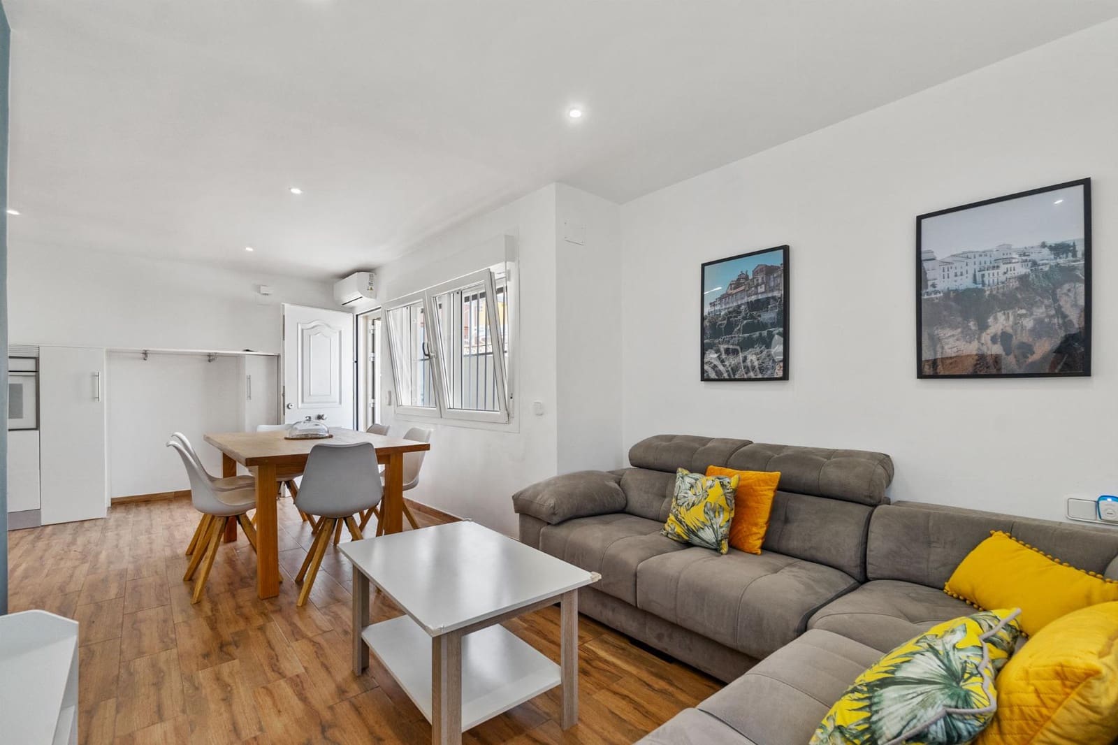 3 soverom Hus til salgs i Torrevieja med svømmebasseng garasje - € 255 000 (Ref: 9662151)