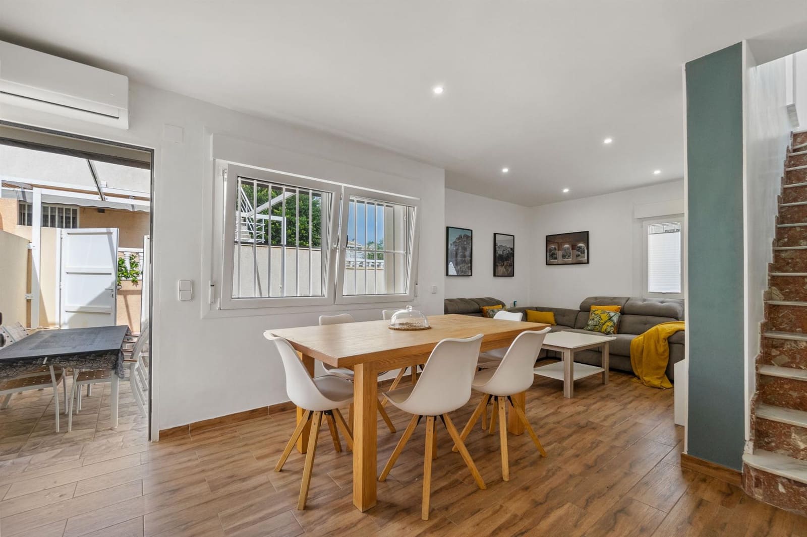 3 soverom Hus til salgs i Torrevieja med svømmebasseng garasje - € 255 000 (Ref: 9662151)