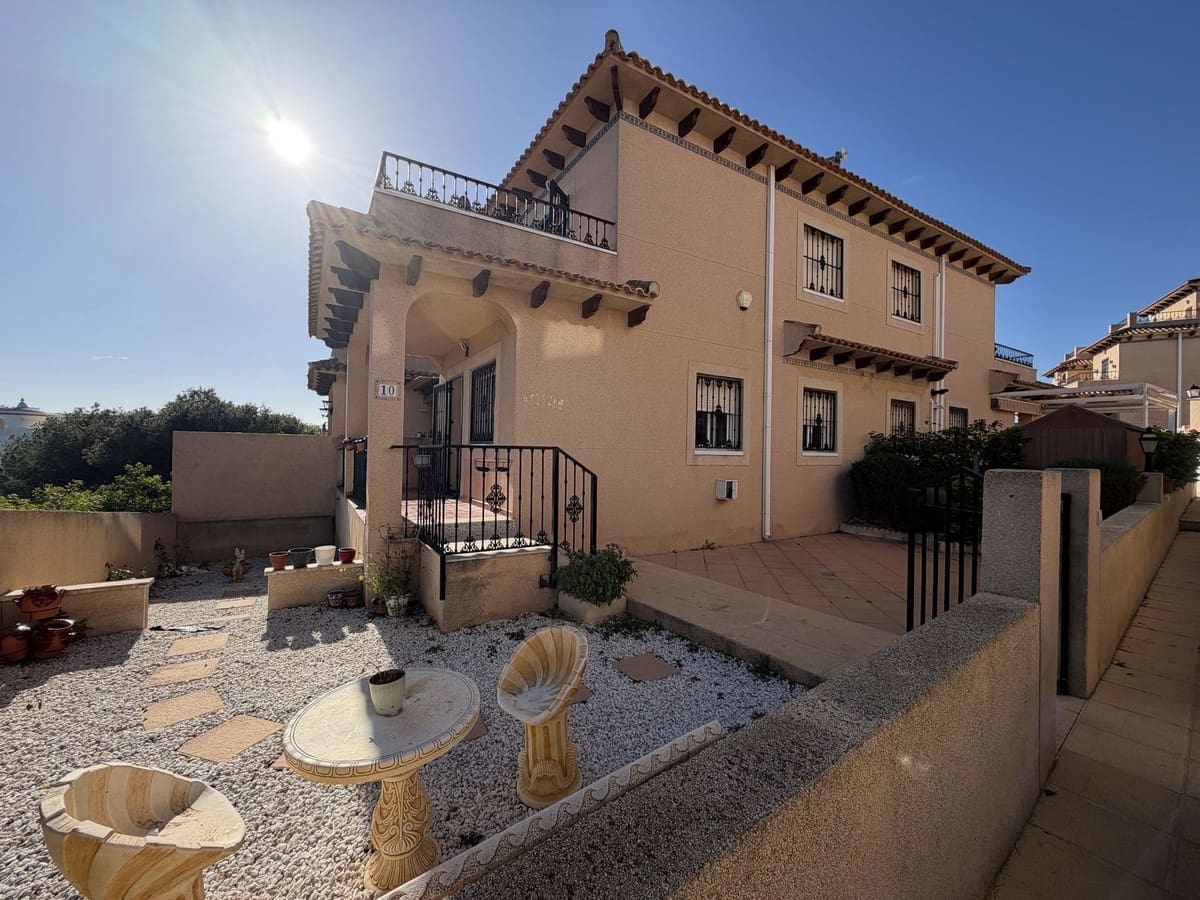 3 Zimmer Haus zu verkaufen in Orihuela mit Pool - 229.000 € (Ref: 9662155)