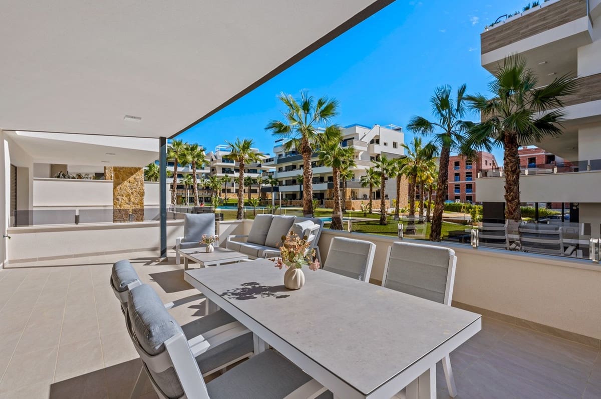 Apartamento de 2 habitaciones en Orihuela en venta con piscina garaje - 349.000 € (Ref: 9662157)