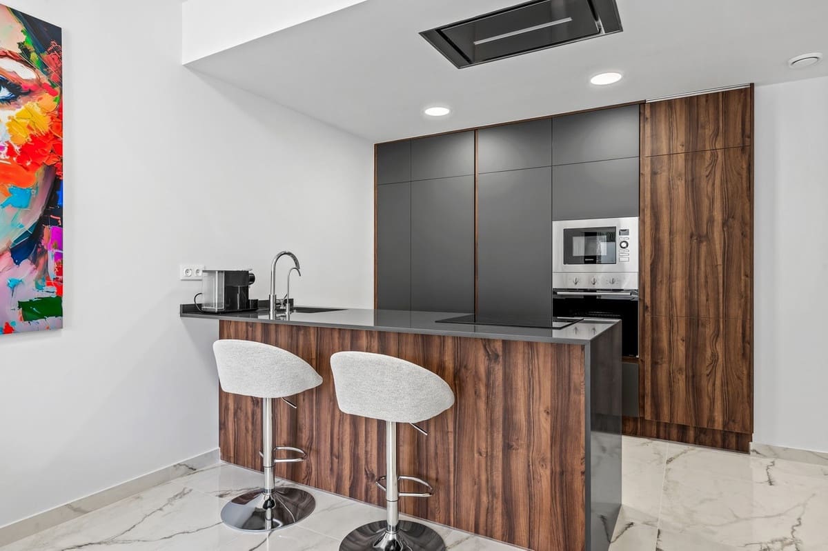 Apartamento de 2 habitaciones en Orihuela en venta con piscina garaje - 349.000 € (Ref: 9662157)