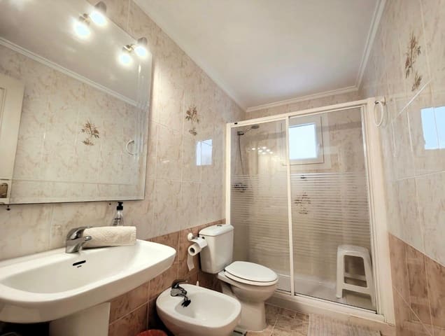 2 slaapkamer Appartement te koop in Las Piscinas Naturales, Torrevieja met zwembad - € 185.900 (Ref: 9662168)