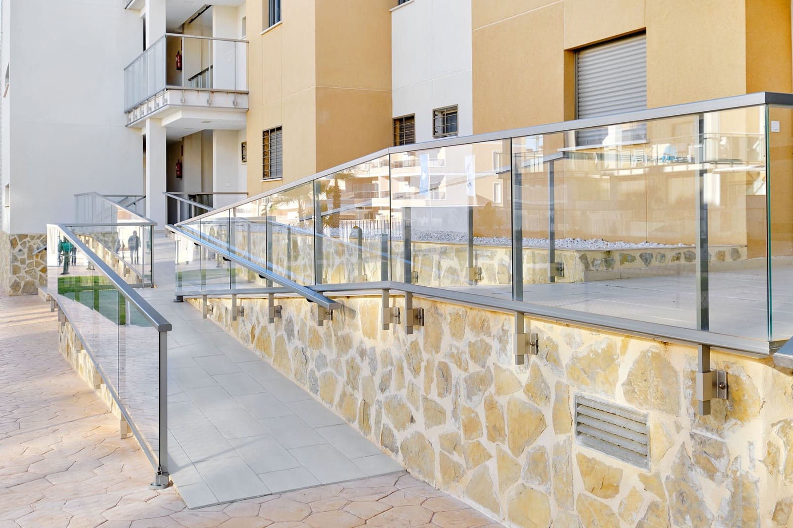 2 soverom Leilighet til salgs i Orihuela Costa med svømmebasseng garasje - € 260 000 (Ref: 9662173)