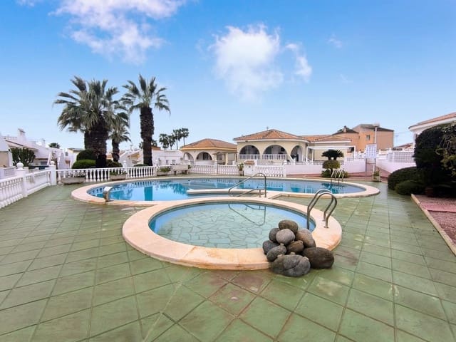 3 Zimmer Bungalow zu verkaufen in Benijófar mit Pool - 239.950 € (Ref: 9677727)