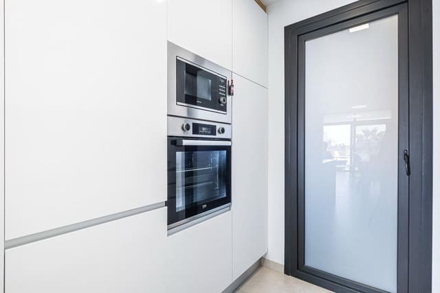 2 bedroom Apartment for sale in Benidorm - € 580,000 (Ref: 9685578)