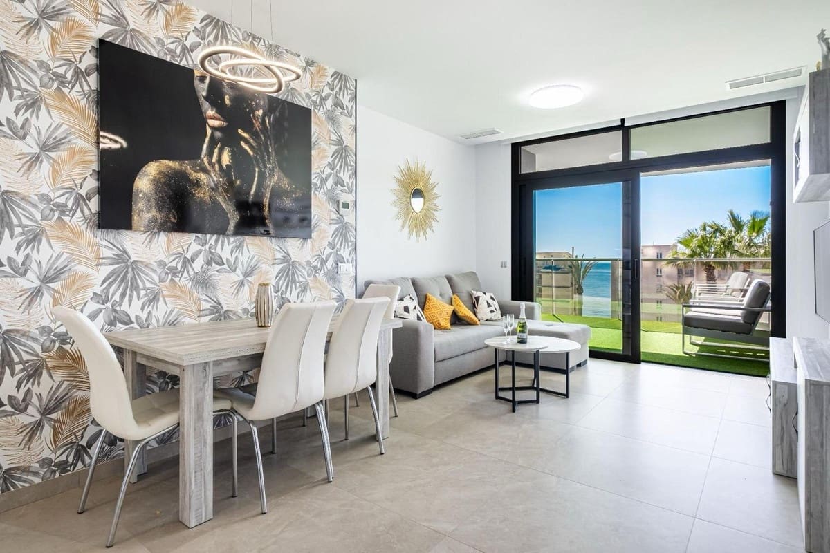 2 bedroom Apartment for sale in Benidorm - € 580,000 (Ref: 9685578)