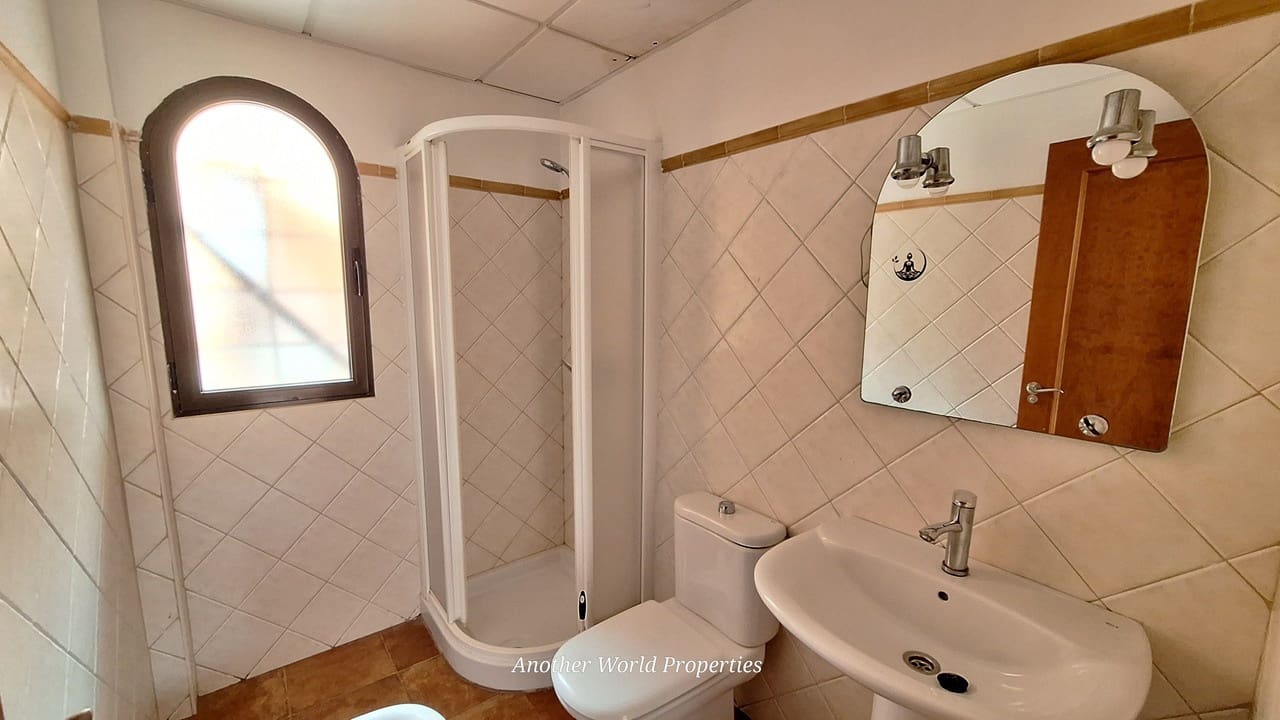 2 soverom Villa til salgs i Isla Plana med svømmebasseng - € 249 999 (Ref: 9685583)