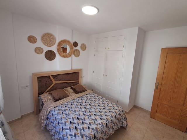 Apartamento de 2 habitaciones en La Zenia, Orihuela en venta con garaje - 165.000 € (Ref: 9694225)