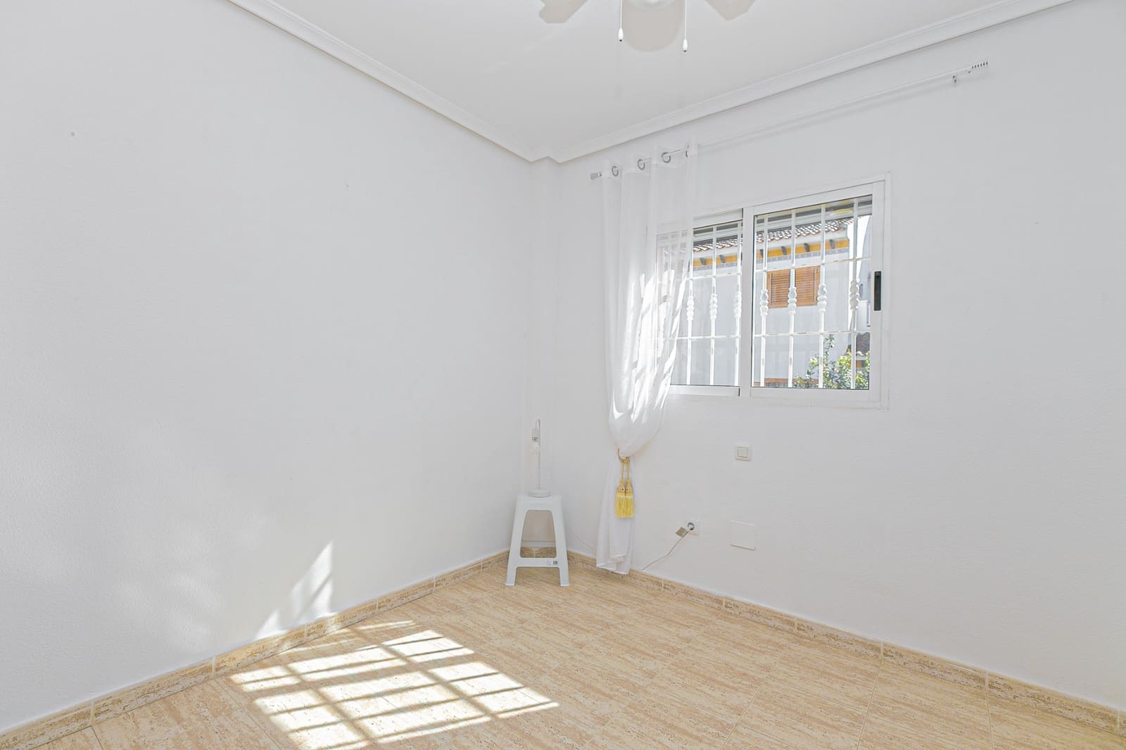 2 soverom Villa til salgs i Mil Palmeras med svømmebasseng - € 235 000 (Ref: 9702405)