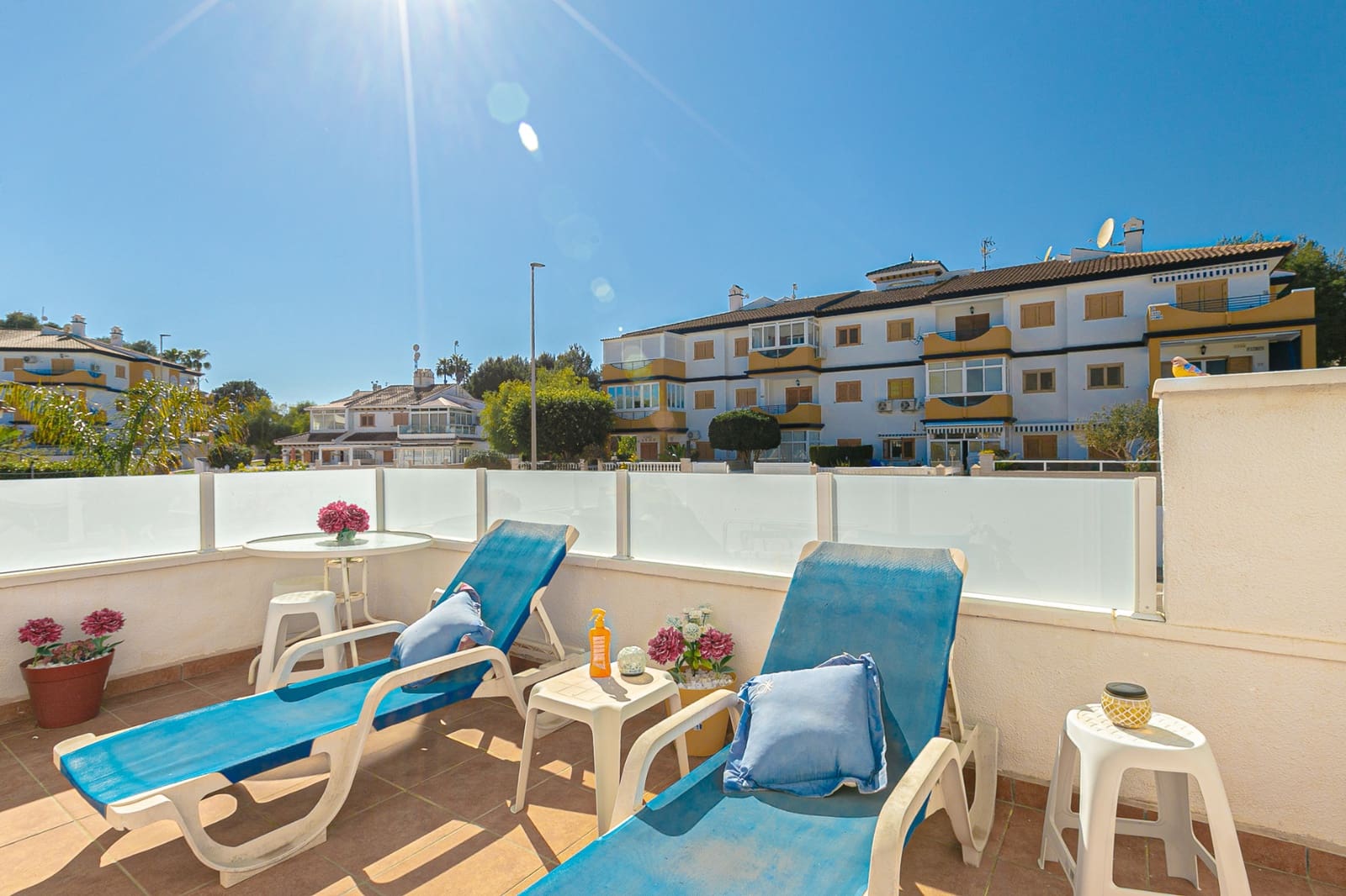 2 soverom Villa til salgs i Mil Palmeras med svømmebasseng - € 235 000 (Ref: 9702405)