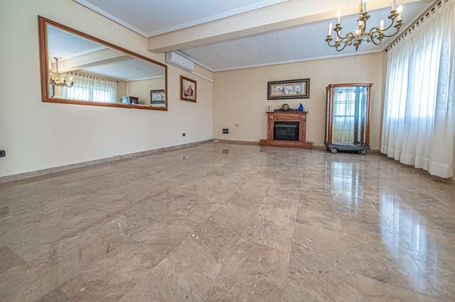 4 makuuhuone Huvila myytävänä paikassa El Chaparral, Torrevieja mukana uima-altaan - 390 000 € (Ref: 9702407)