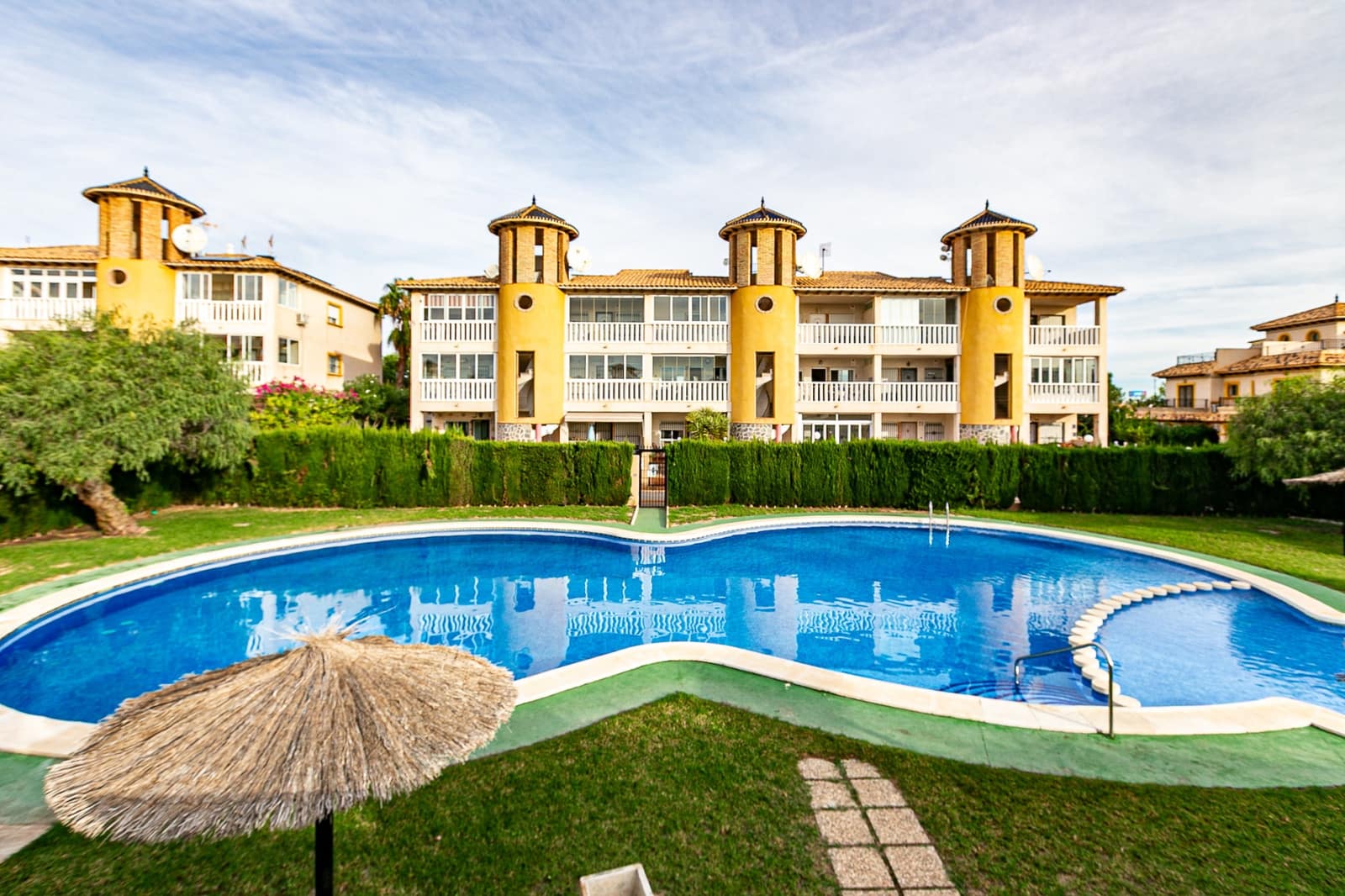 2 bedroom Apartment for sale in La Zenia with pool - € 155,000 (Ref: 9702408)