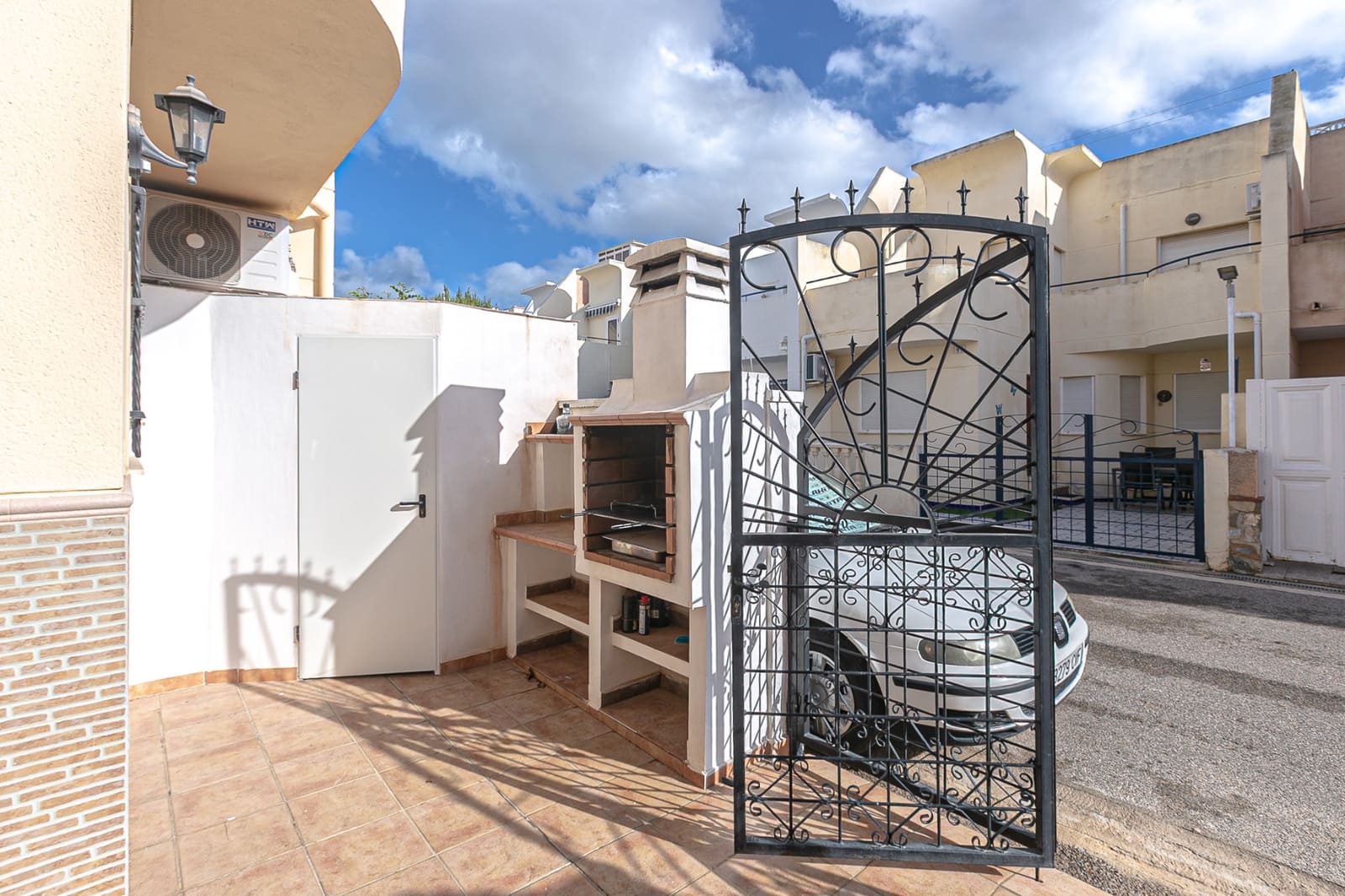 2 slaapkamer Huis te koop in Torrevieja met zwembad - € 174.900 (Ref: 9702409)
