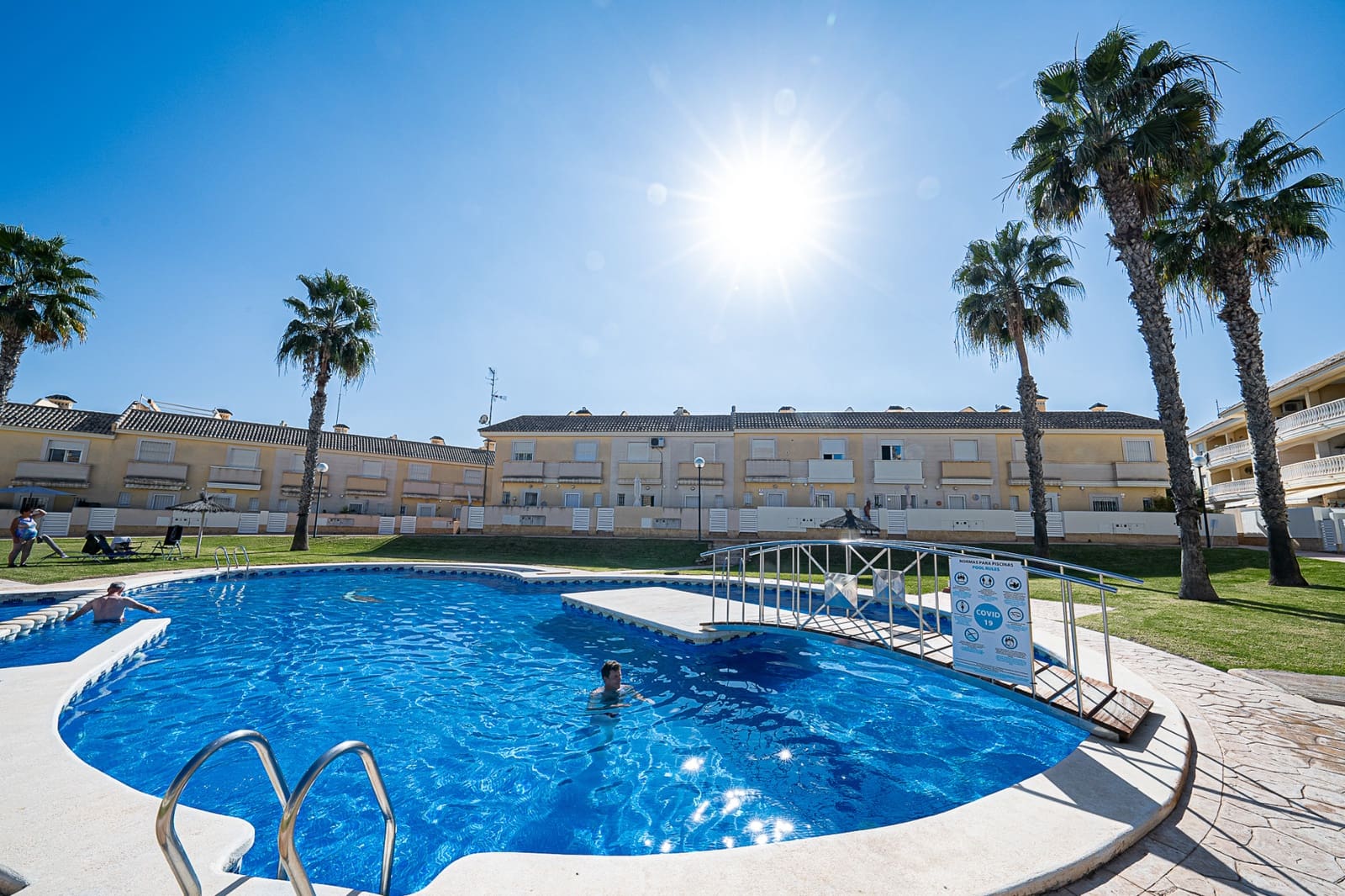 2 bedroom Apartment for sale in Cabo Roig with pool - € 174,900 (Ref: 9702410)