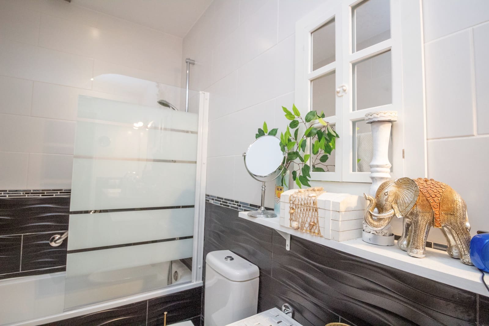 Chalet de 2 habitaciones en Villamartin en venta con piscina - 289.000 € (Ref: 9702411)