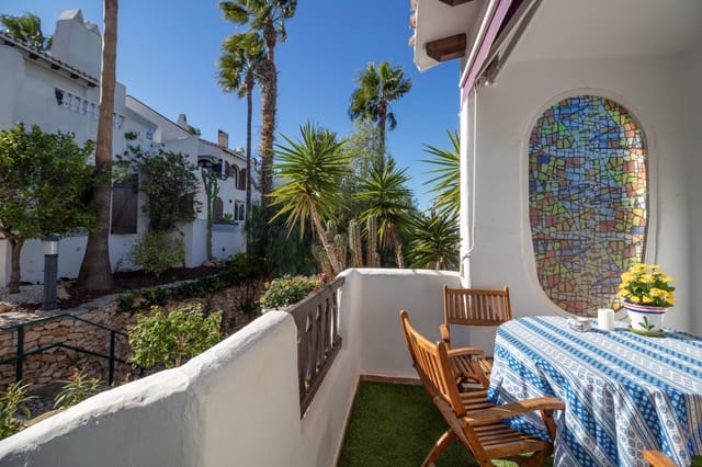 Chalet de 2 habitaciones en Villamartin, Orihuela en venta con piscina - 289.000 € (Ref: 9702411)