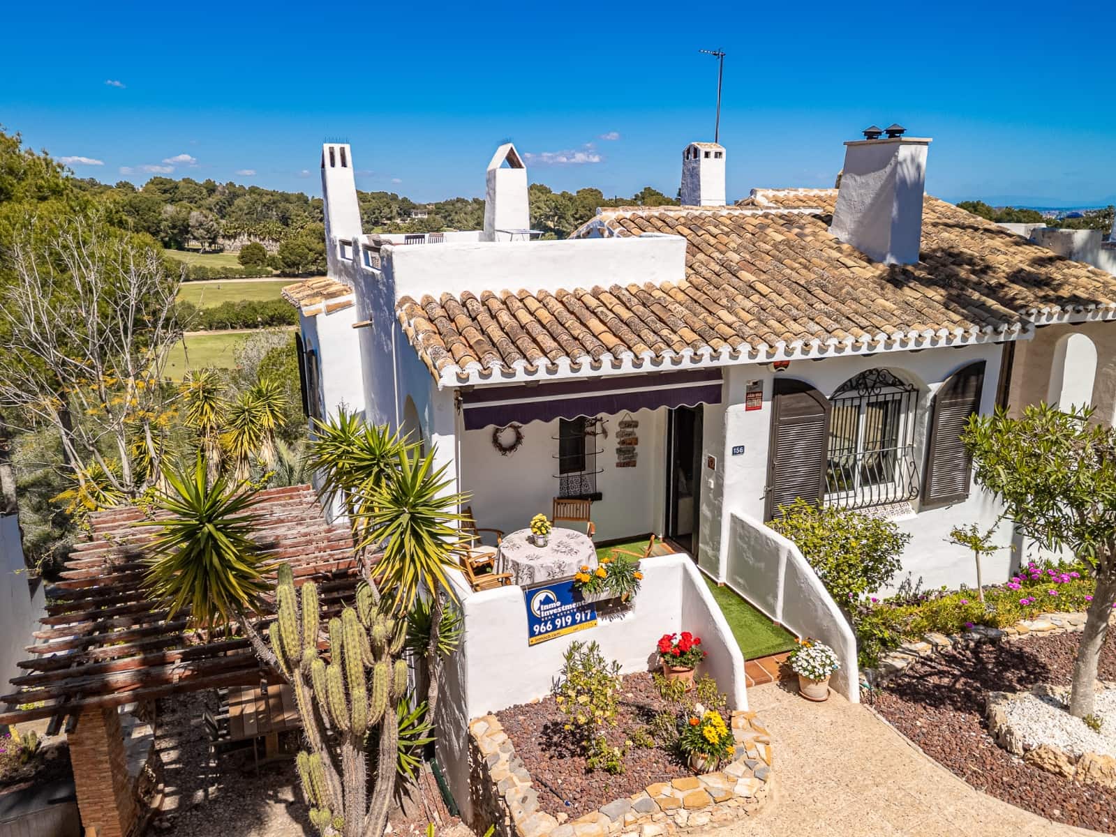 2 bedroom Villa for sale in Villamartin with pool - € 289,000 (Ref: 9702411)