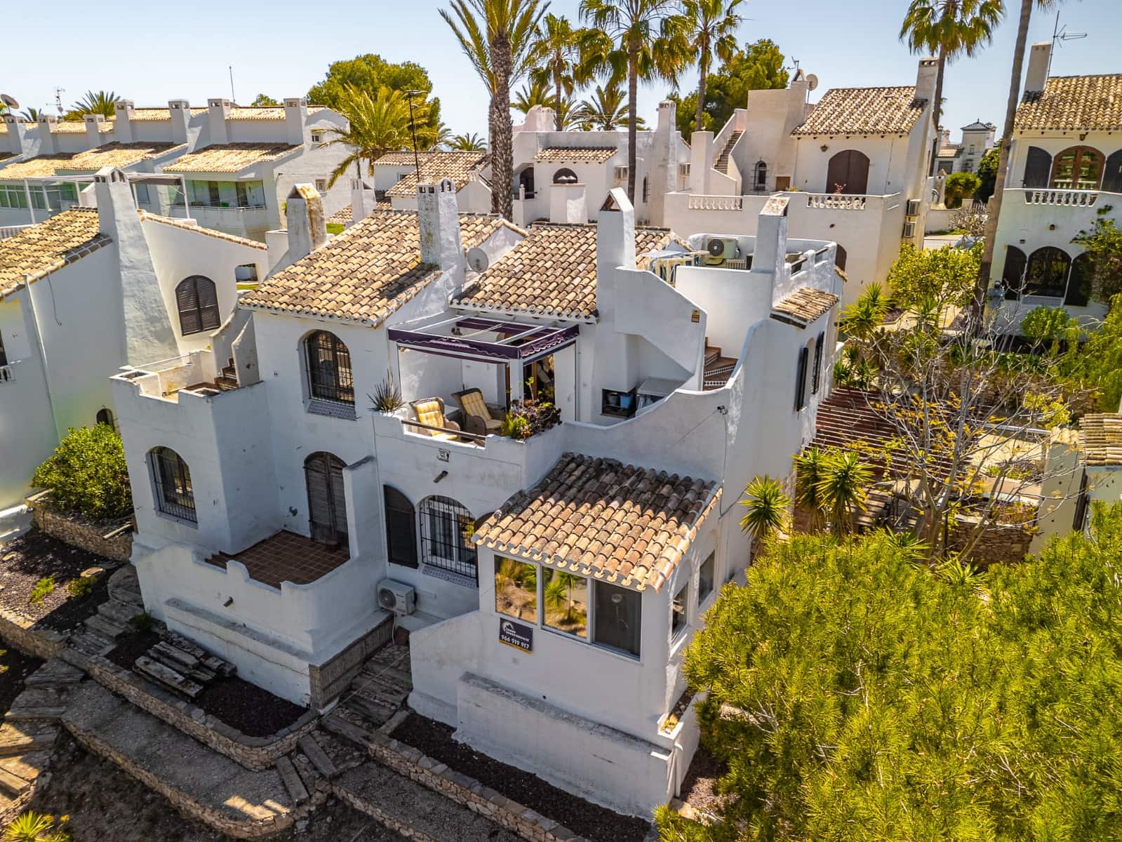 2 bedroom Villa for sale in Villamartin with pool - € 289,000 (Ref: 9702411)