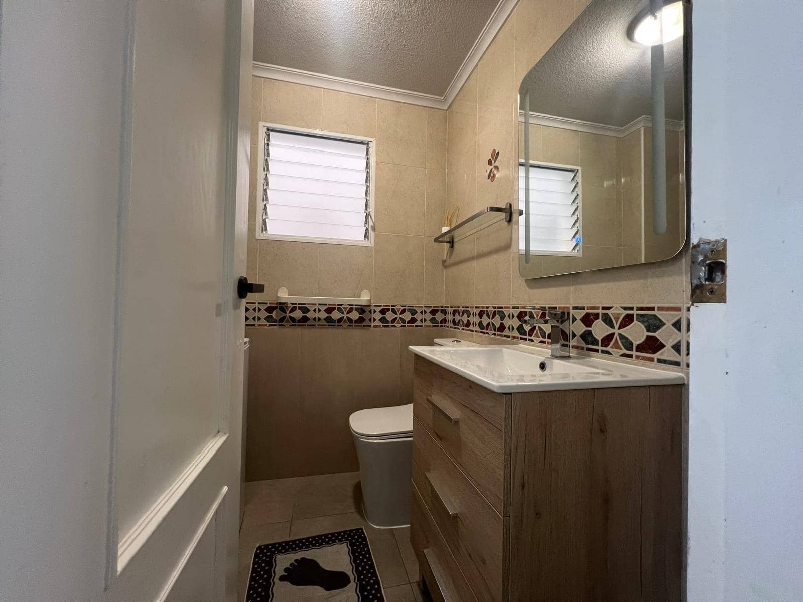 Apartamento de 2 habitaciones en Torrevieja en venta - 159.900 € (Ref: 9702414)