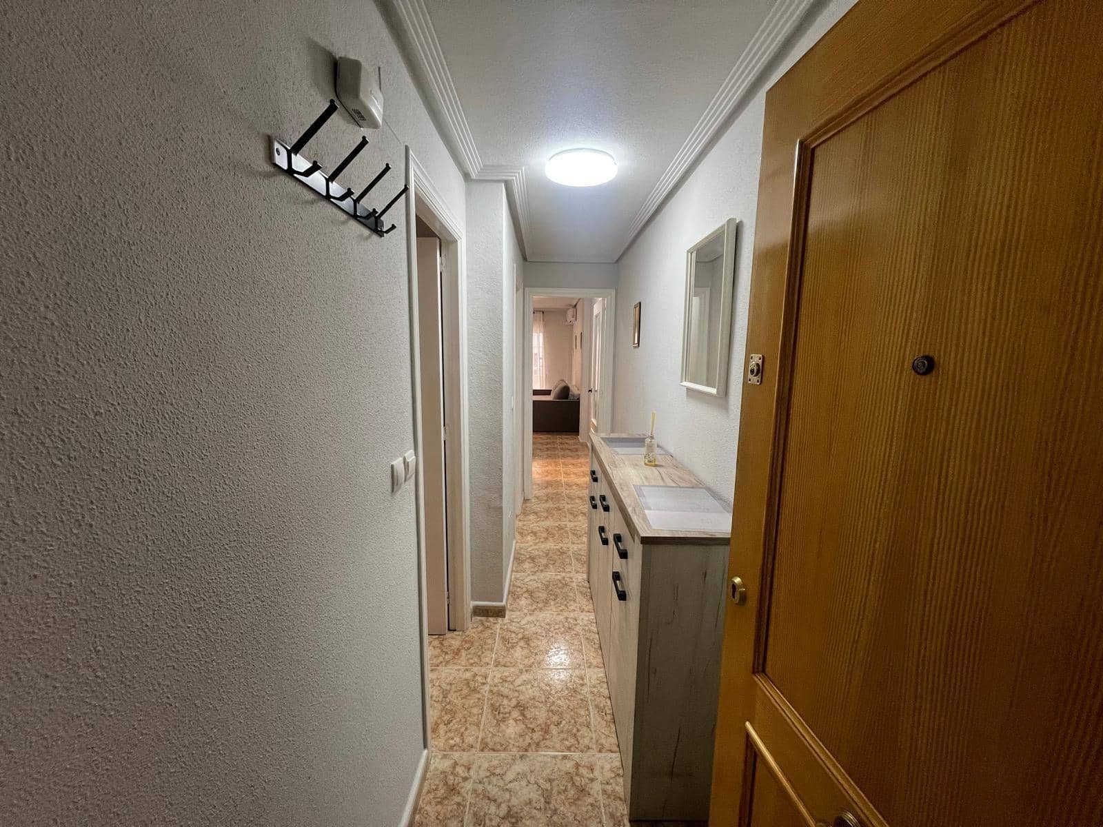 Apartamento de 2 habitaciones en Torrevieja en venta - 159.900 € (Ref: 9702414)