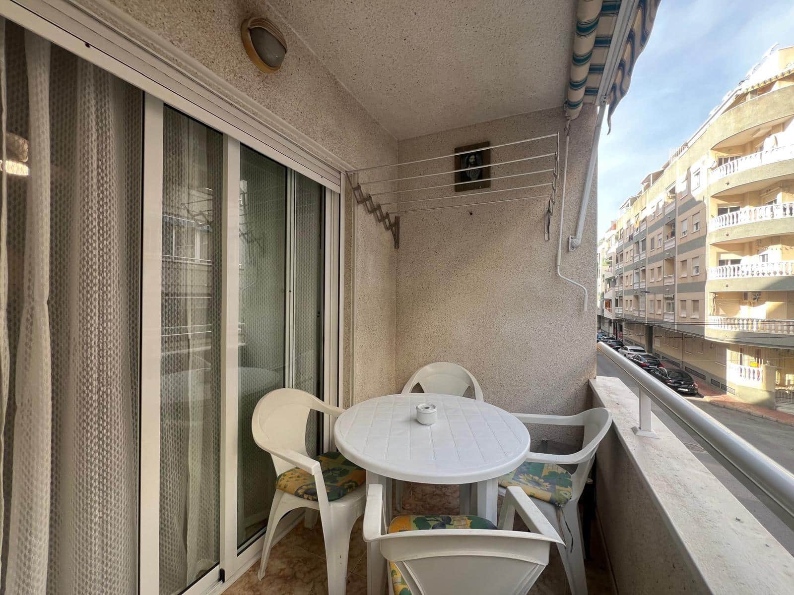 Apartamento de 2 habitaciones en Torrevieja en venta - 159.900 € (Ref: 9702414)