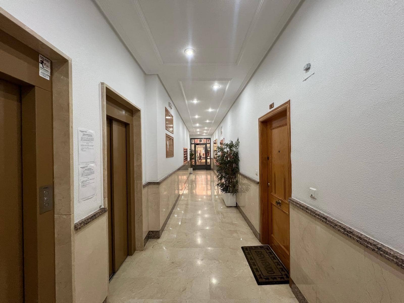 Apartamento de 2 habitaciones en Torrevieja en venta - 159.900 € (Ref: 9702414)