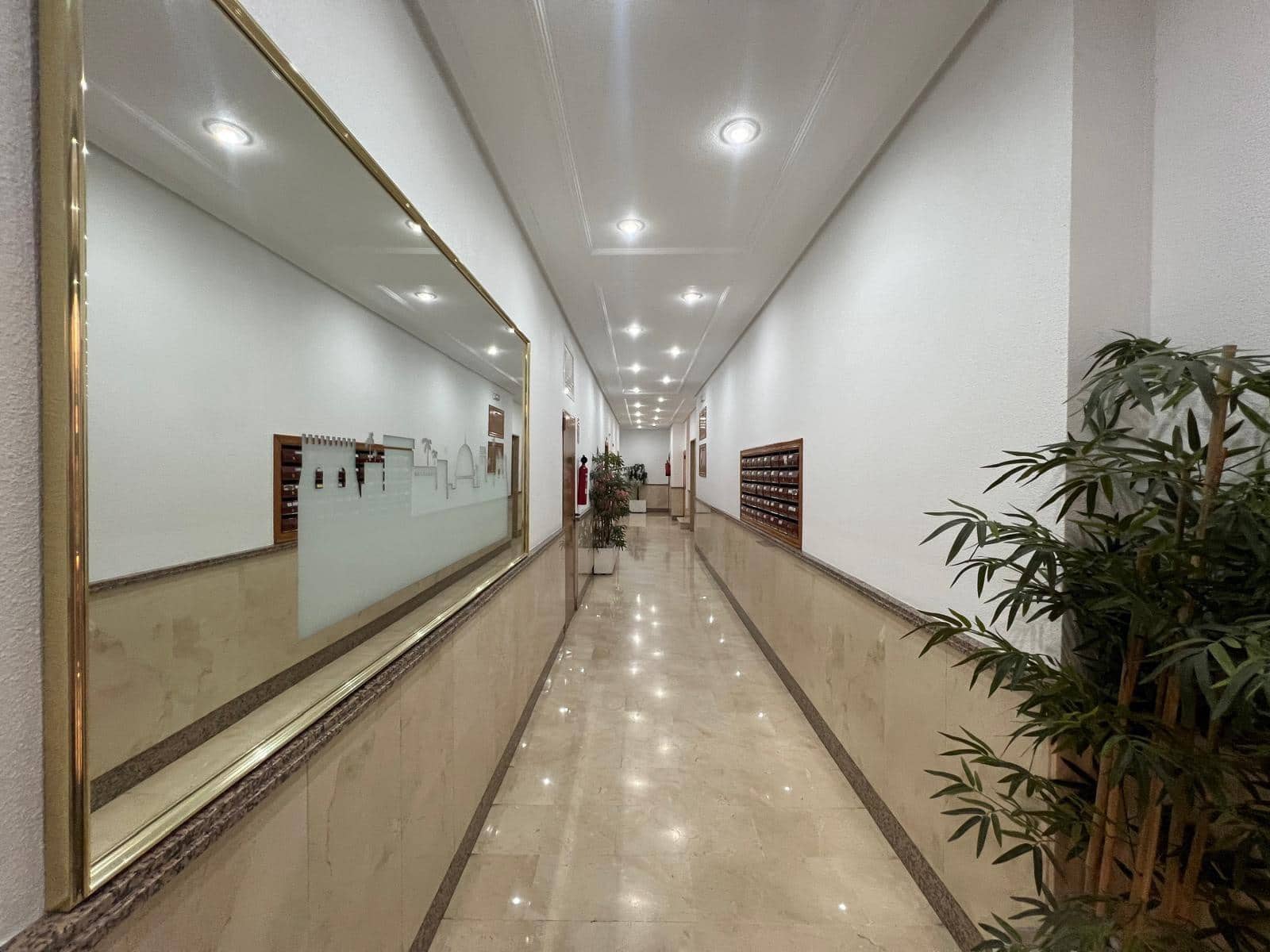 Apartamento de 2 habitaciones en Torrevieja en venta - 159.900 € (Ref: 9702414)