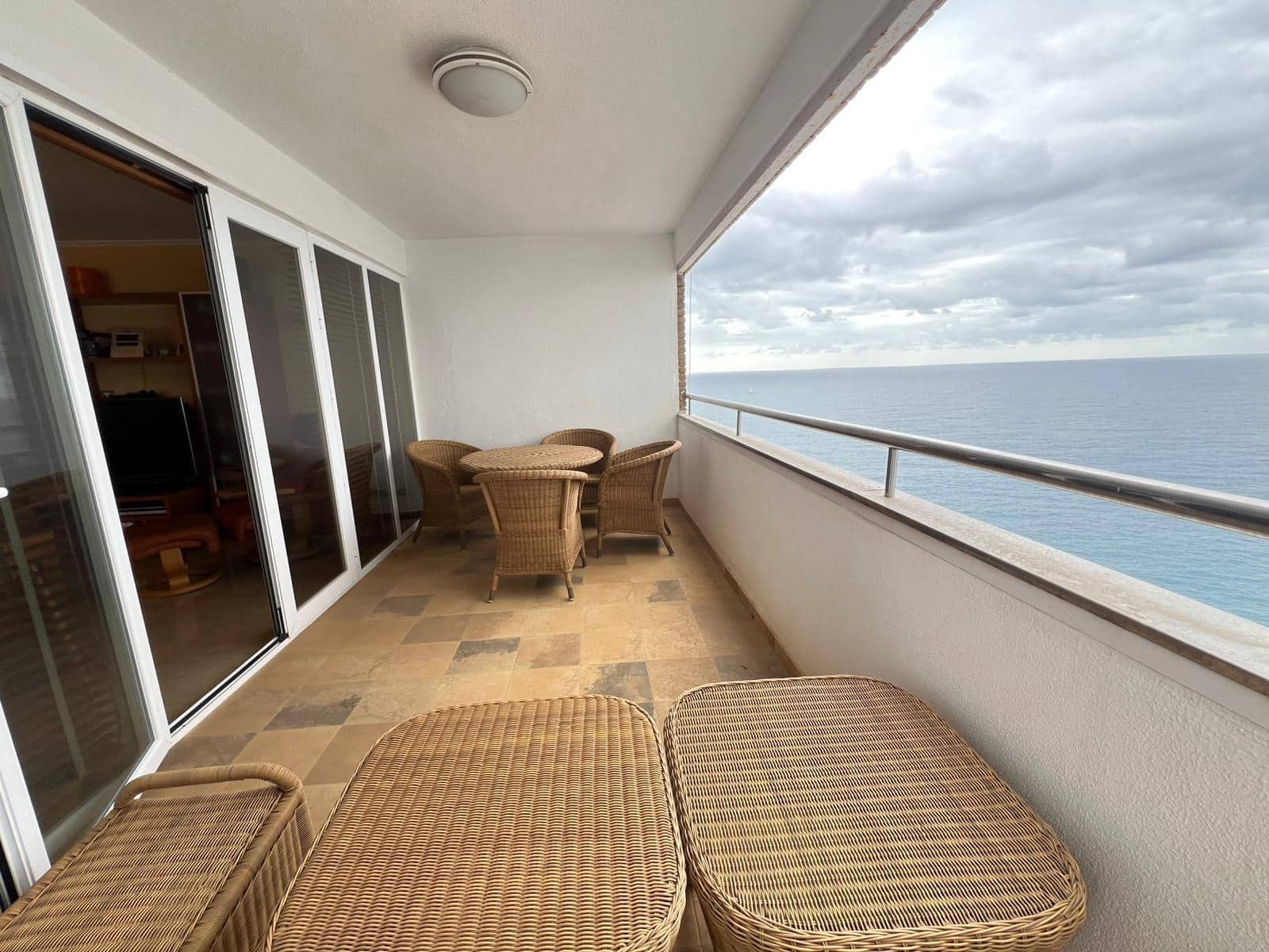 3 soveværelse Lejlighed til salg i Benidorm med swimmingpool - € 329.500 (Ref: 9702424)