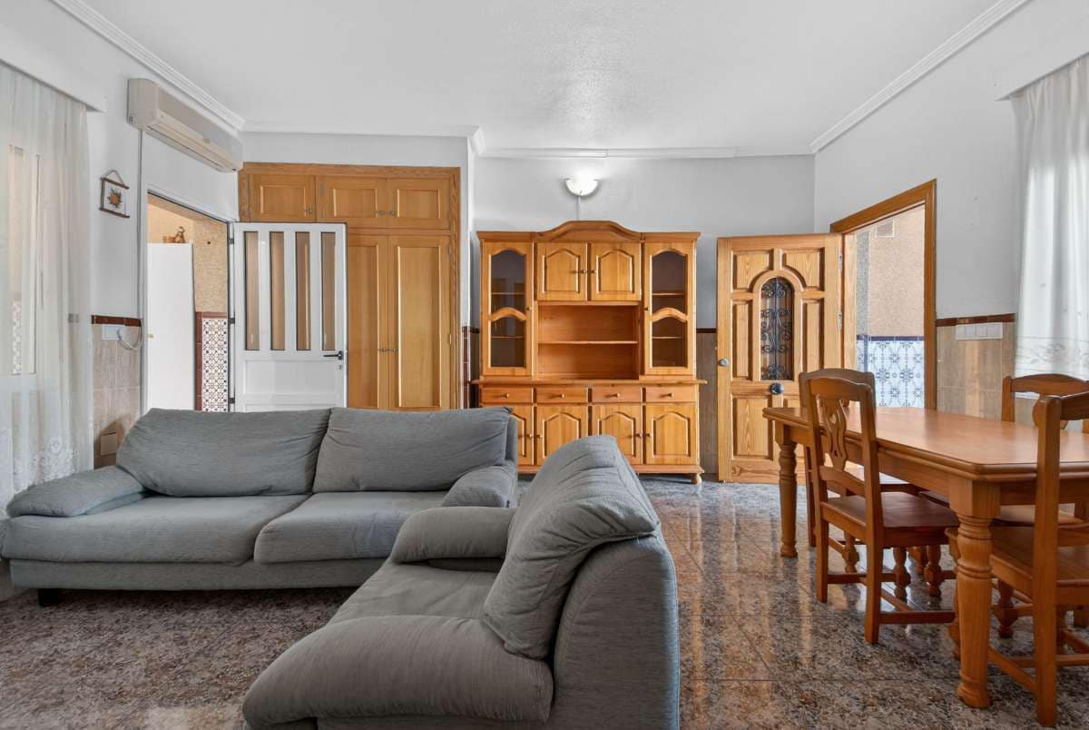 5 soveværelse Villa til salg i Los Cuarteros med garage - € 315.000 (Ref: 9702426)